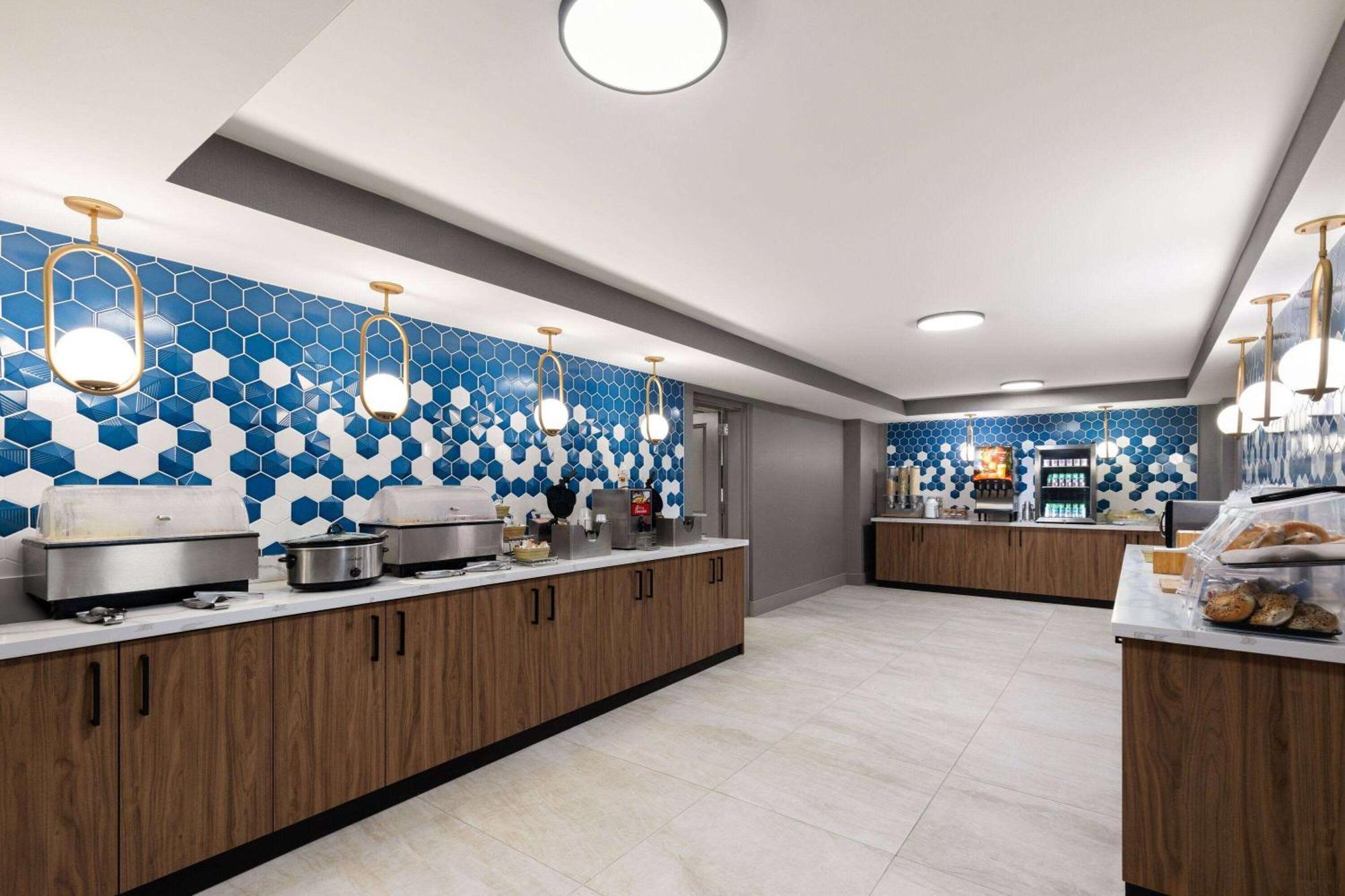 La Quinta By Wyndham Knoxville Central Papermill Екстериор снимка