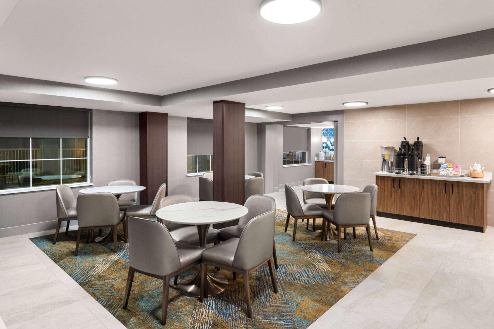 La Quinta By Wyndham Knoxville Central Papermill Екстериор снимка