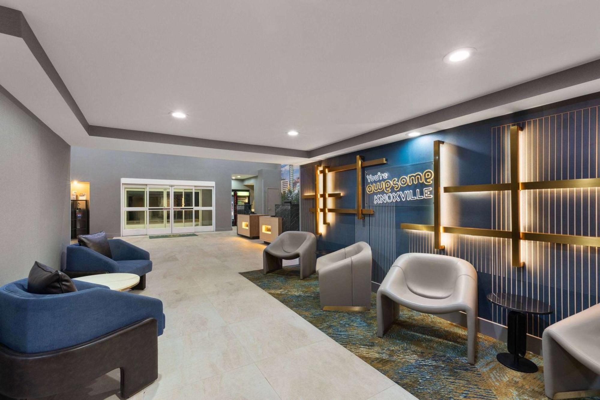 La Quinta By Wyndham Knoxville Central Papermill Екстериор снимка