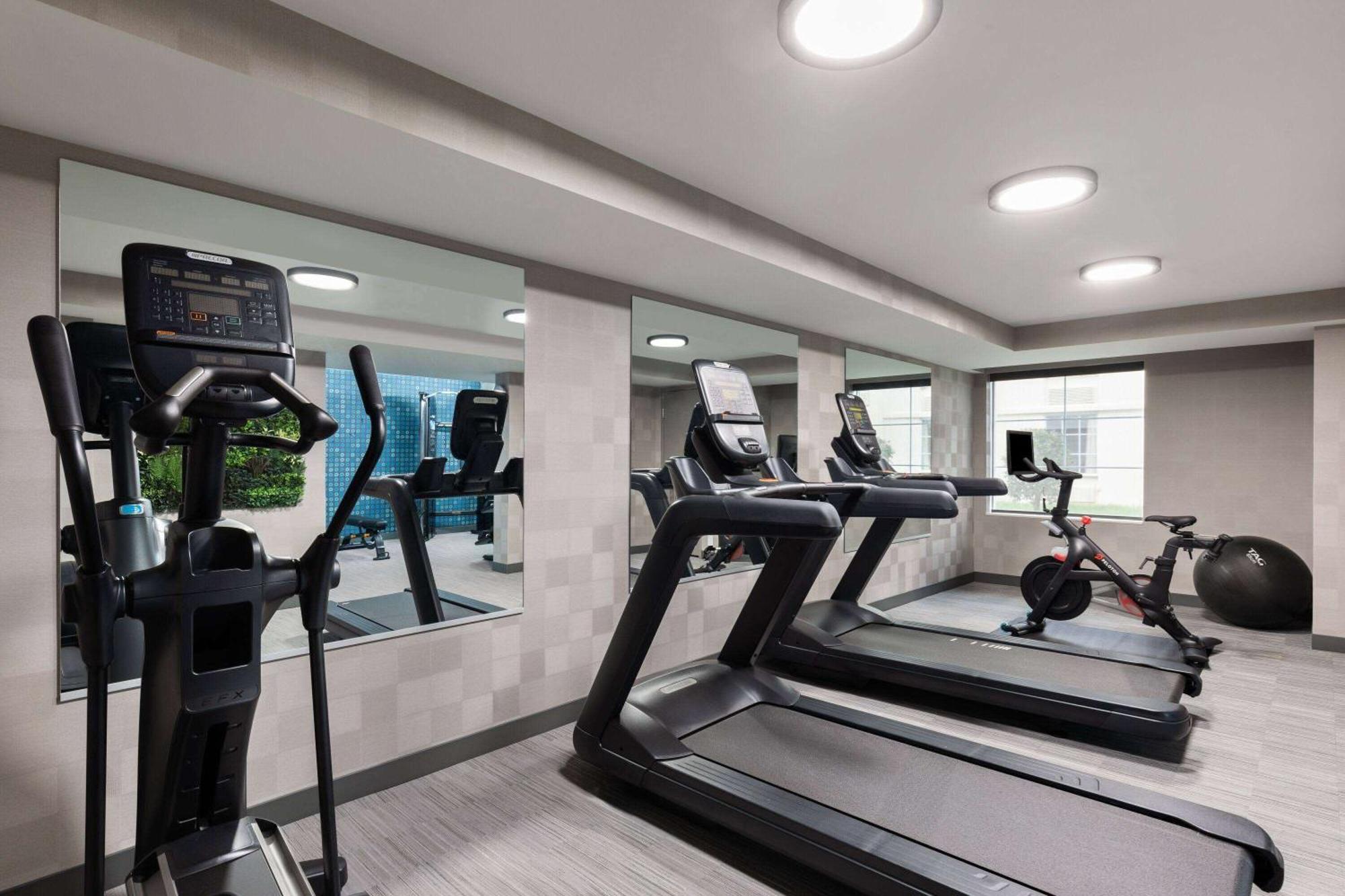 La Quinta By Wyndham Knoxville Central Papermill Екстериор снимка