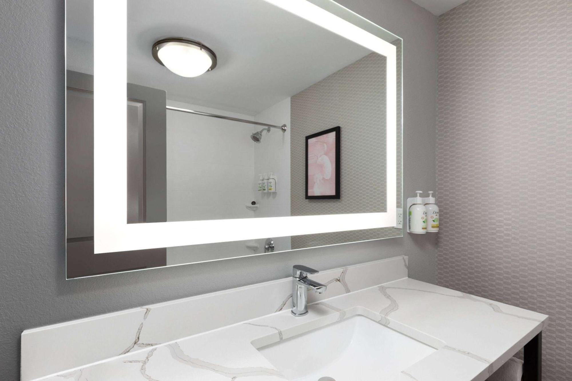 La Quinta By Wyndham Knoxville Central Papermill Екстериор снимка