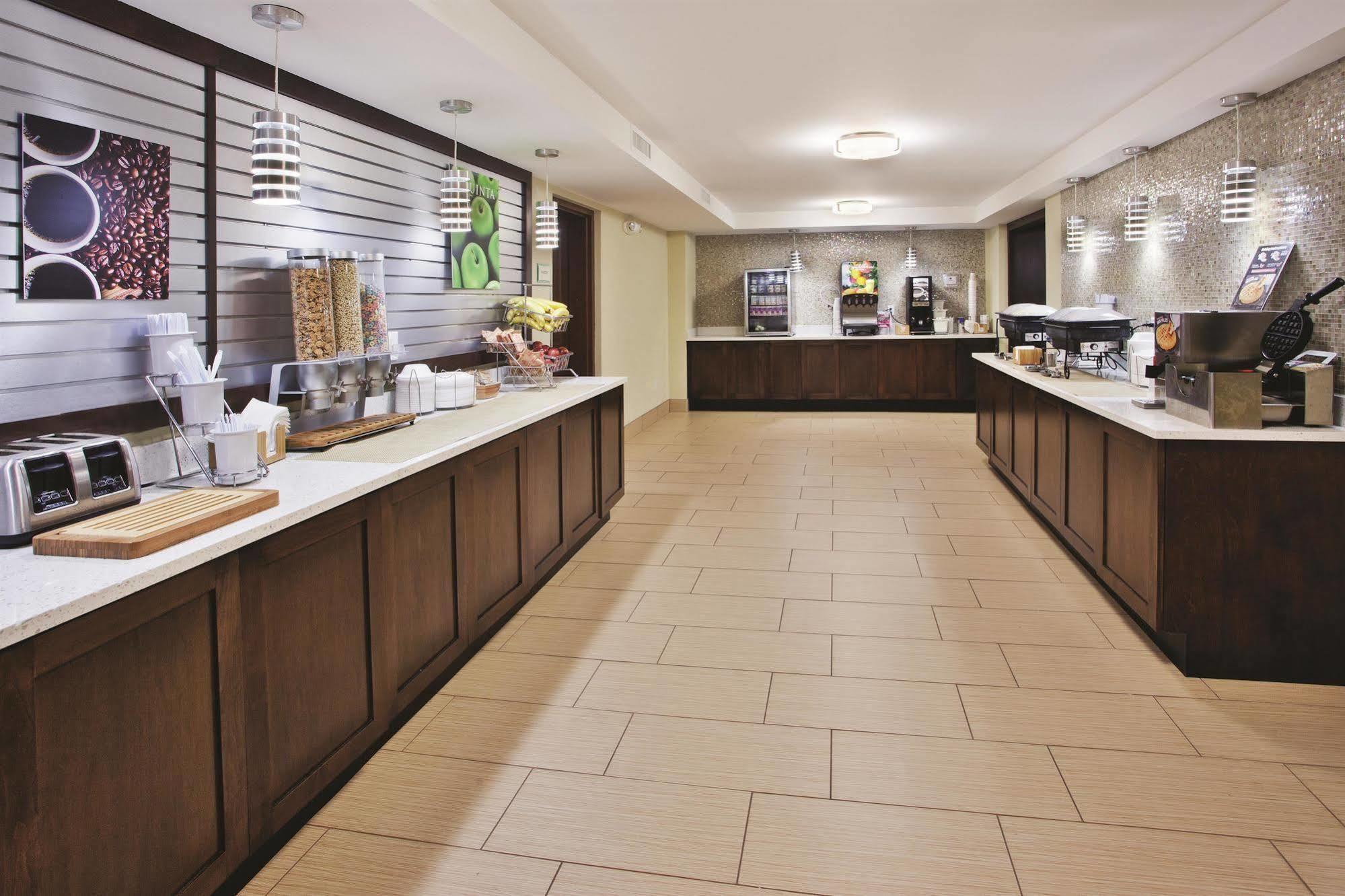La Quinta By Wyndham Knoxville Central Papermill Екстериор снимка