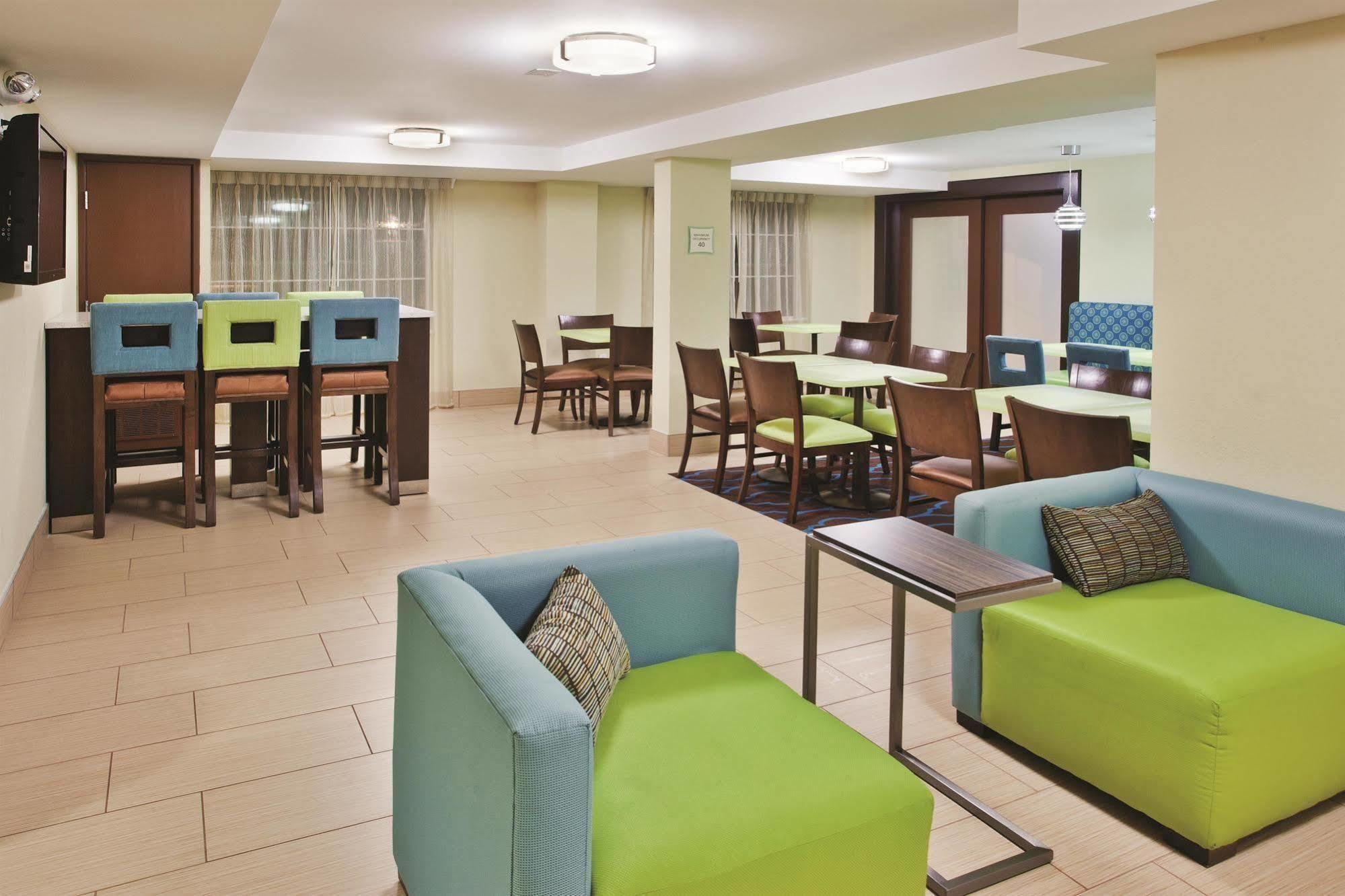 La Quinta By Wyndham Knoxville Central Papermill Екстериор снимка