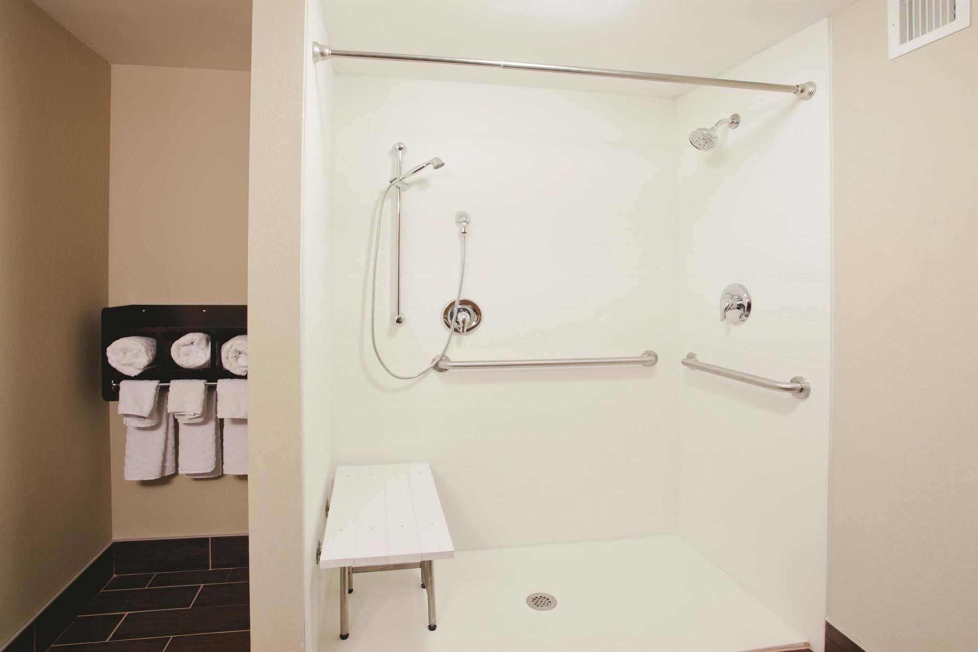 La Quinta By Wyndham Knoxville Central Papermill Екстериор снимка