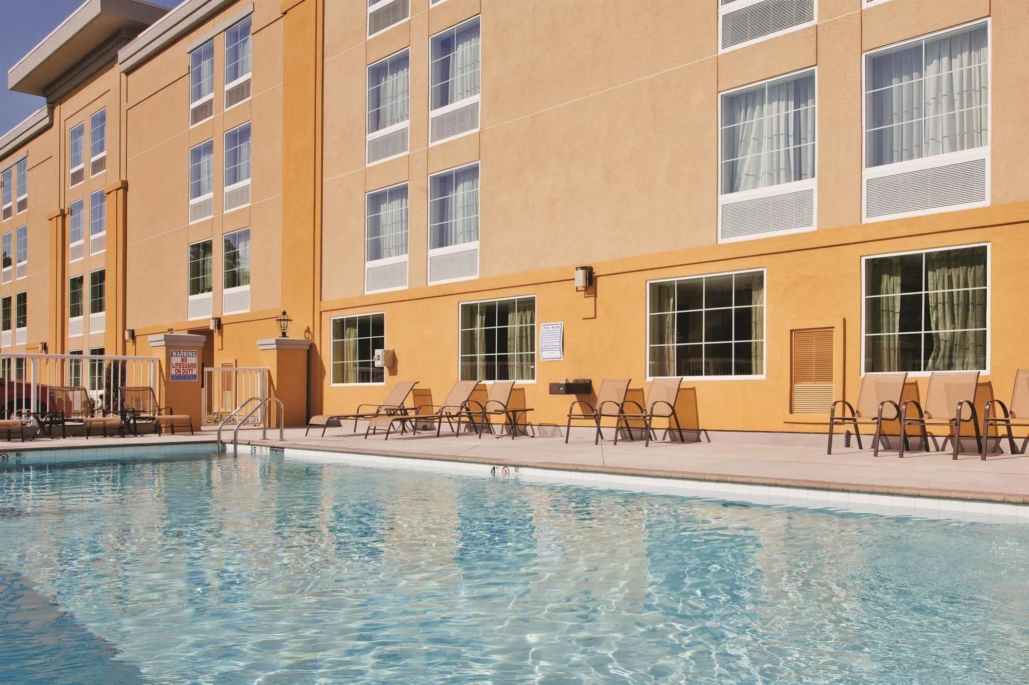 La Quinta By Wyndham Knoxville Central Papermill Екстериор снимка