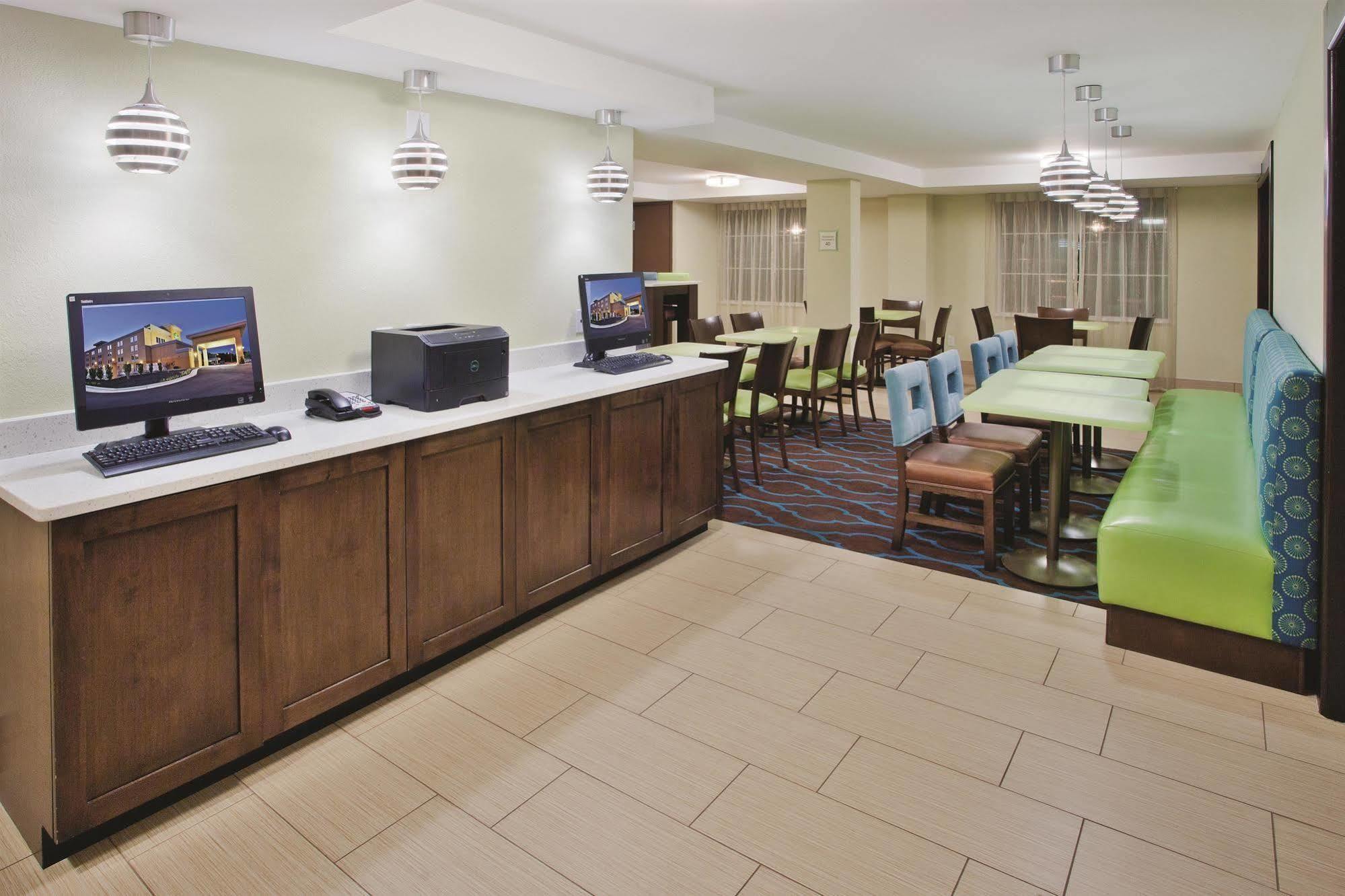 La Quinta By Wyndham Knoxville Central Papermill Екстериор снимка
