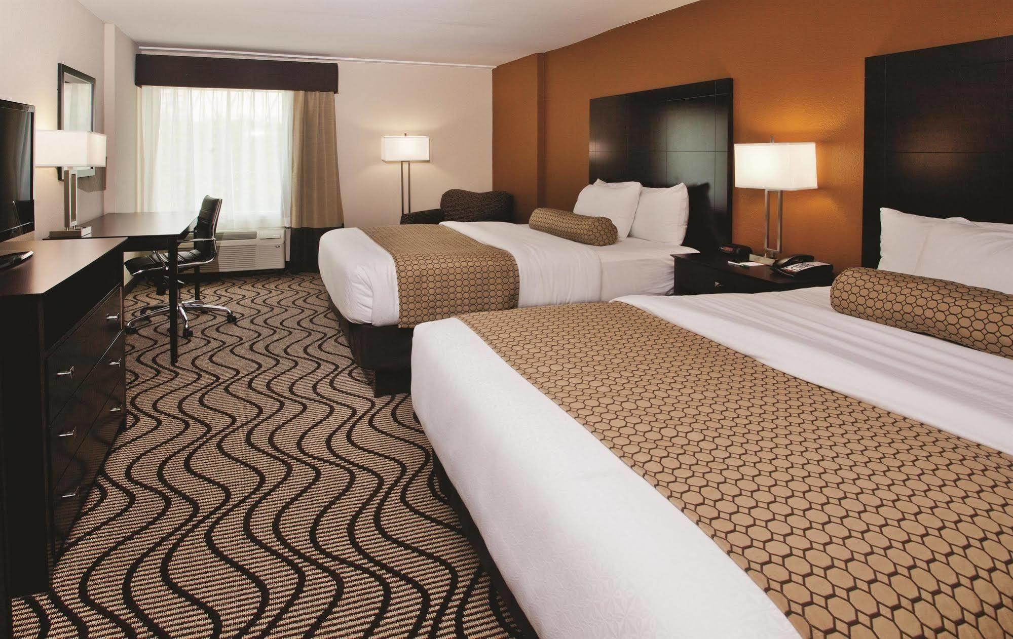 La Quinta By Wyndham Knoxville Central Papermill Екстериор снимка
